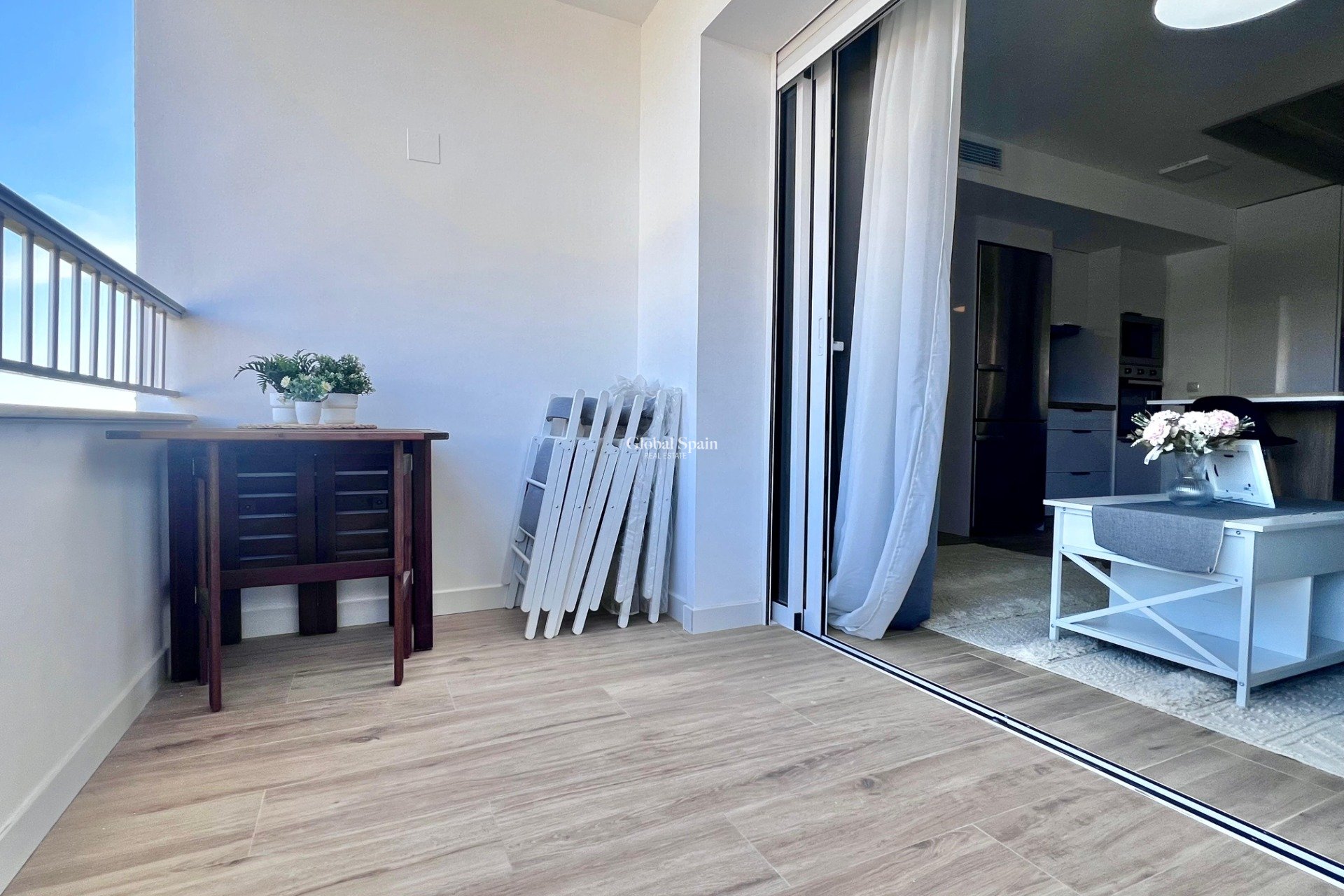 Wederverkoop - APPARTEMENT -
TORREVIEJA - Punta prima