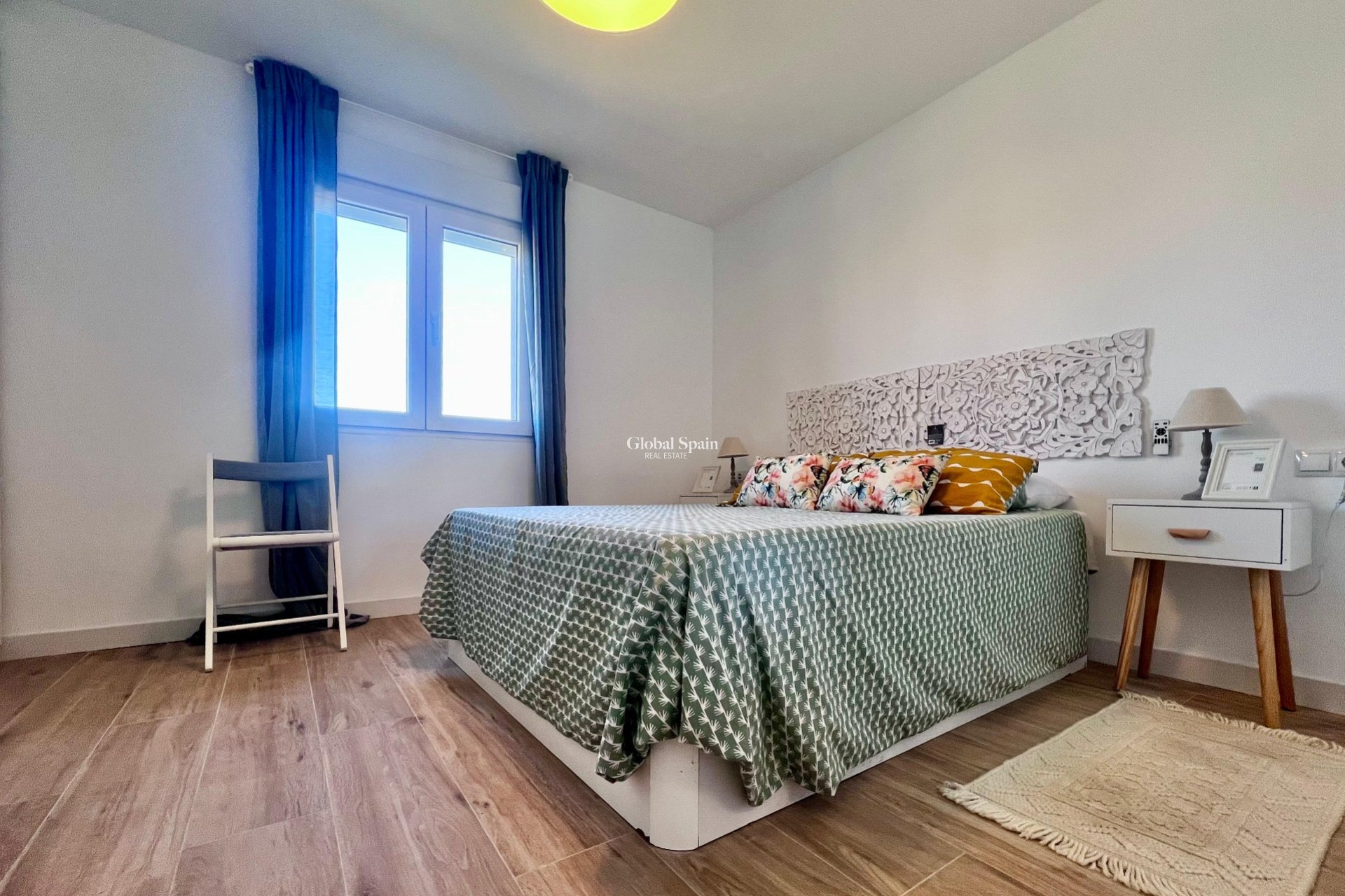 Wederverkoop - APPARTEMENT -
TORREVIEJA - Punta prima