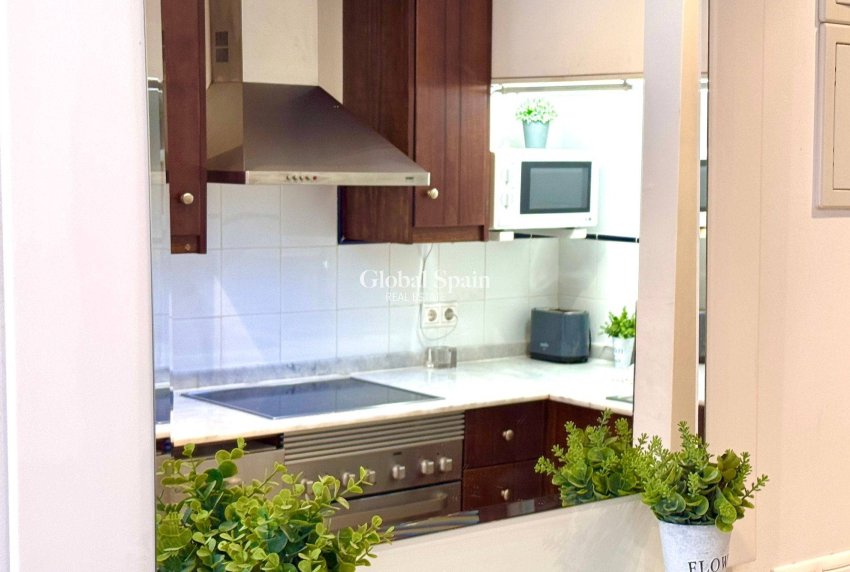 Wederverkoop - APPARTEMENT -
TORREVIEJA - Punta Prima