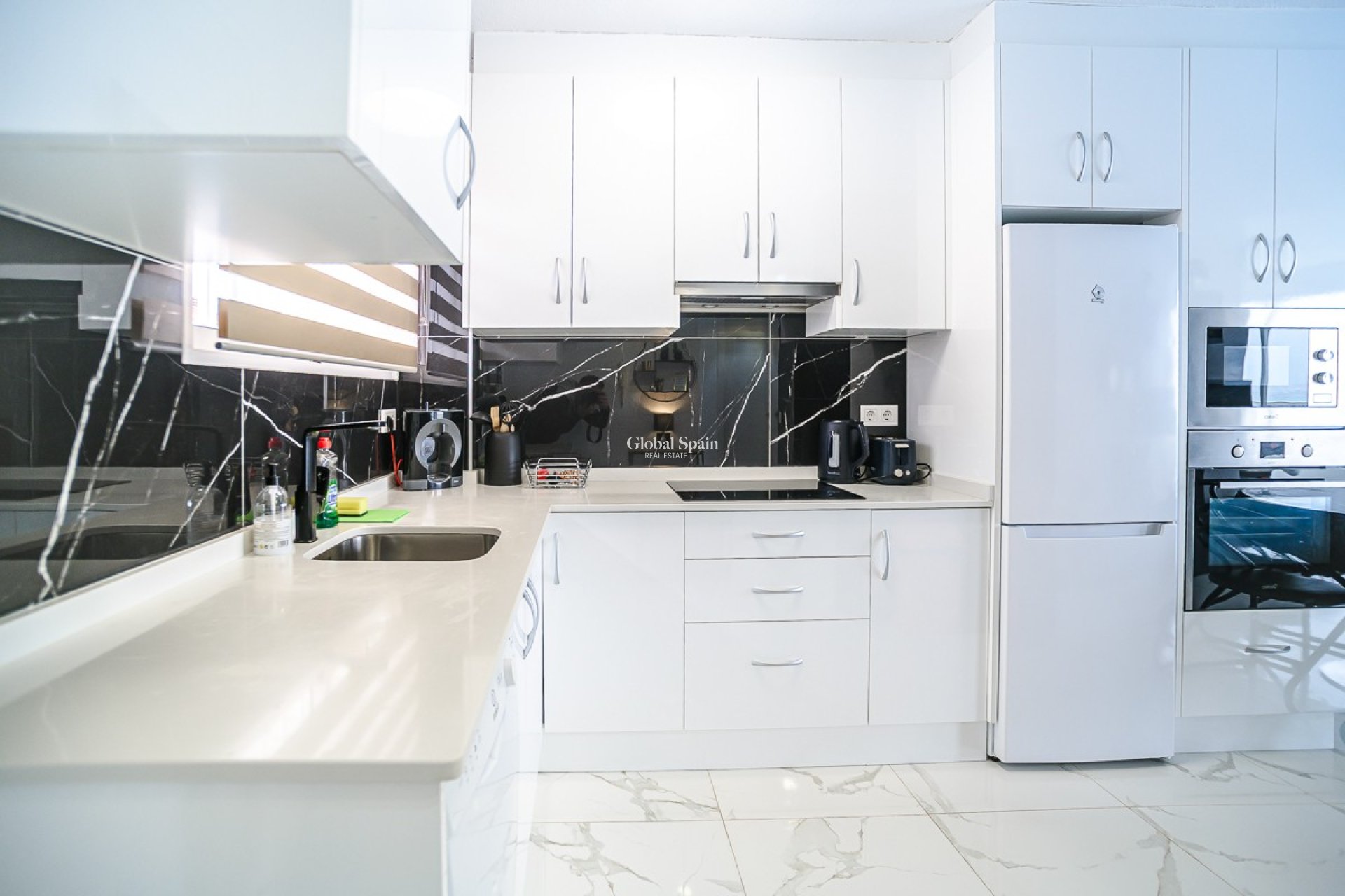 Wederverkoop - APPARTEMENT -
TORREVIEJA - Punta Prima