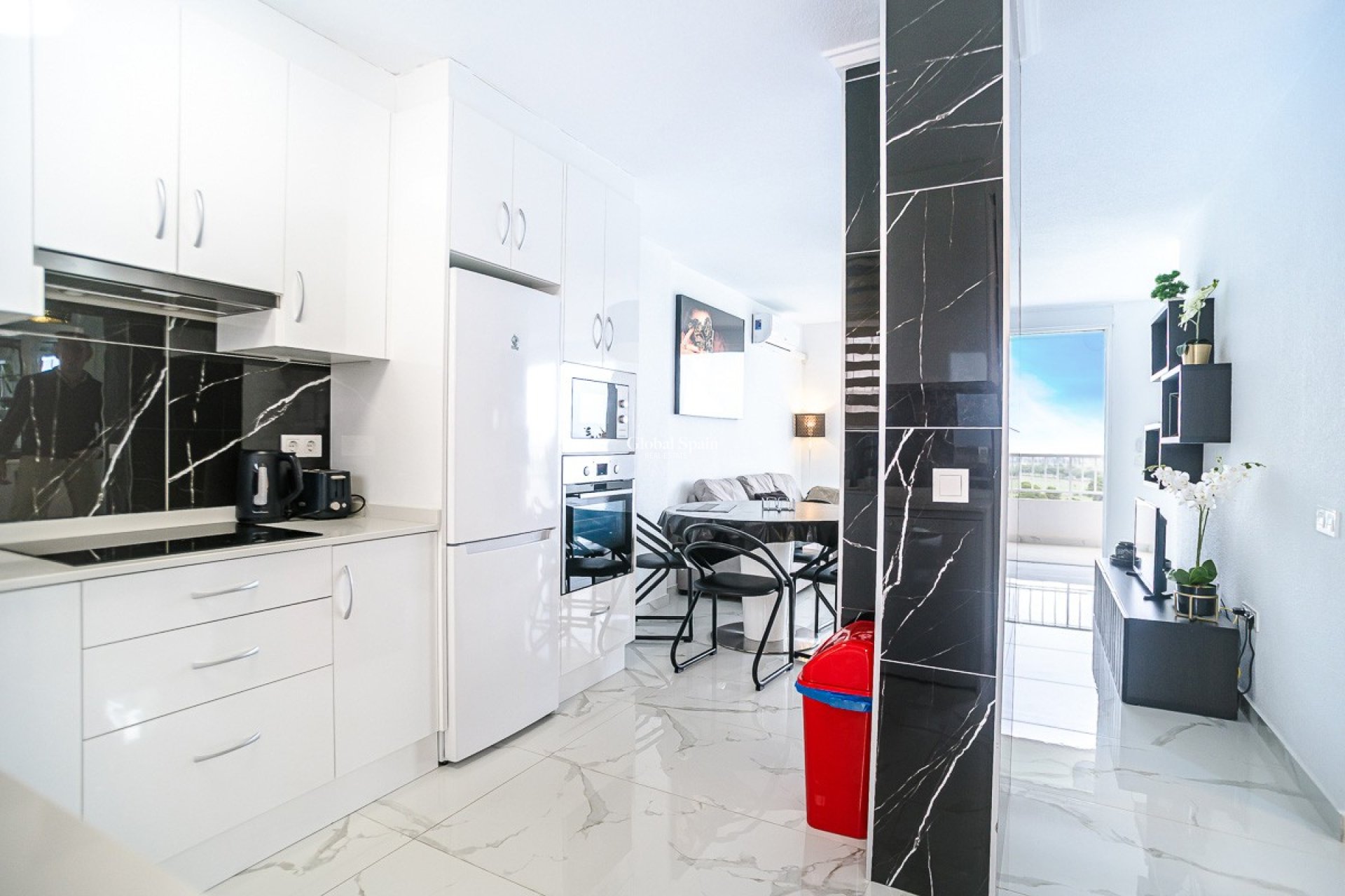 Wederverkoop - APPARTEMENT -
TORREVIEJA - Punta Prima