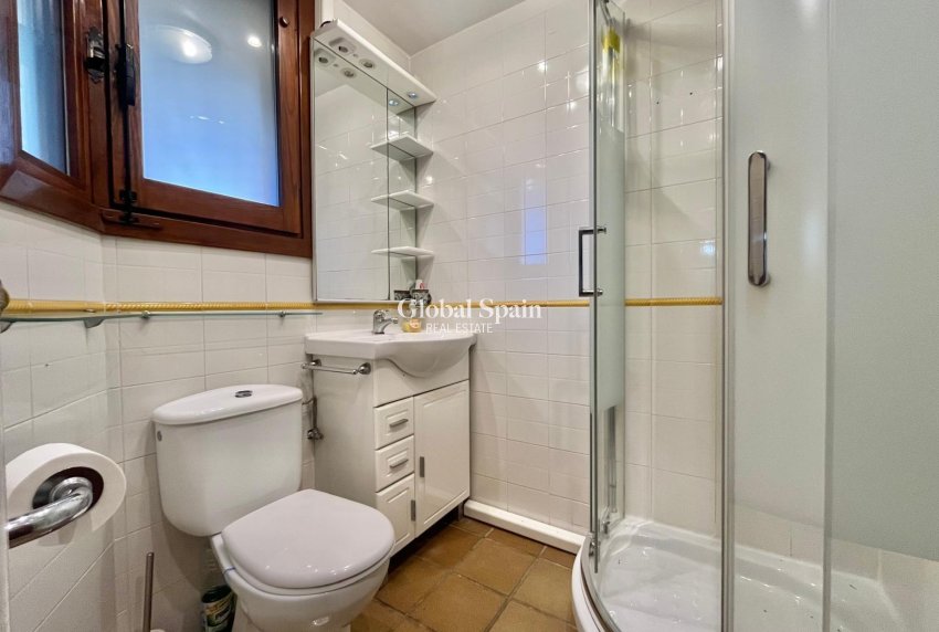 Wederverkoop - APPARTEMENT -
TORREVIEJA - Punta Prima