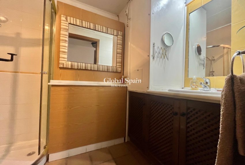 Wederverkoop - APPARTEMENT -
TORREVIEJA - Punta Prima