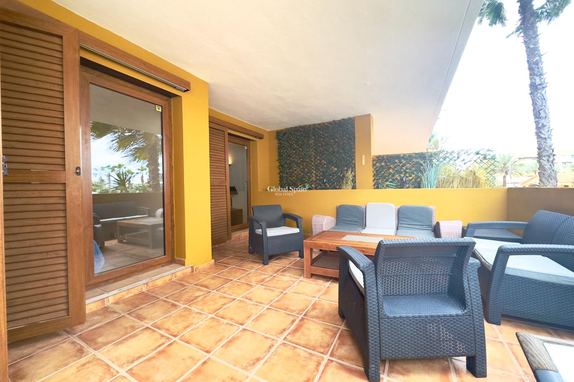 Wederverkoop - APPARTEMENT -
TORREVIEJA - Punta prima