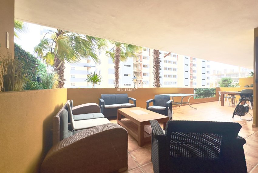 Wederverkoop - APPARTEMENT -
TORREVIEJA - Punta prima