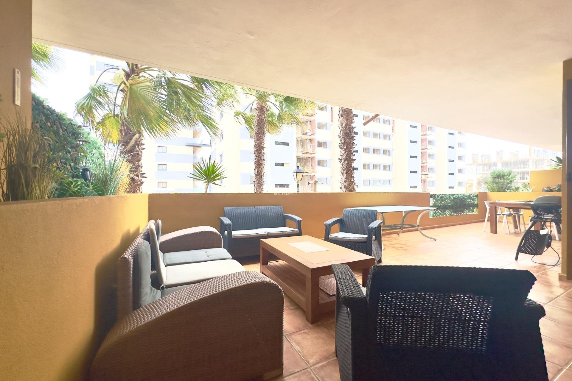 Wederverkoop - APPARTEMENT -
TORREVIEJA - Punta prima