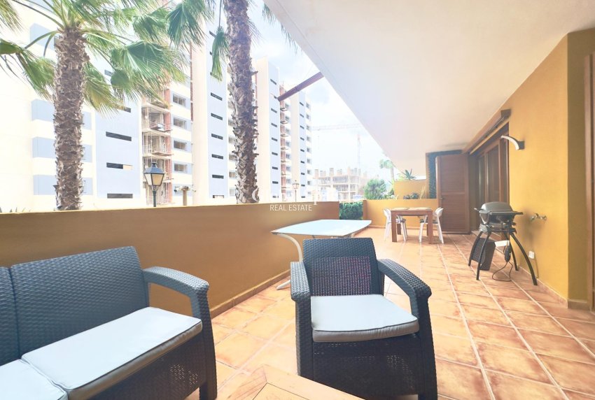 Wederverkoop - APPARTEMENT -
TORREVIEJA - Punta prima