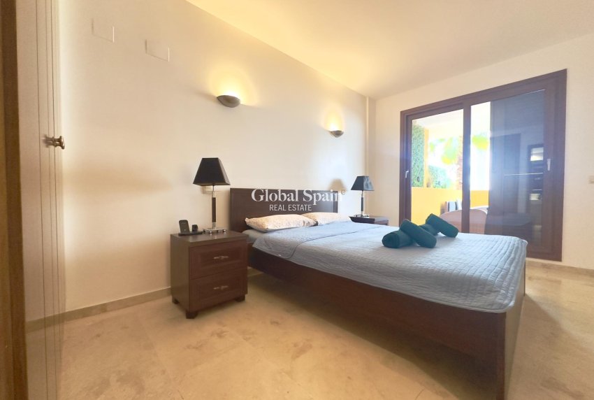 Wederverkoop - APPARTEMENT -
TORREVIEJA - Punta prima