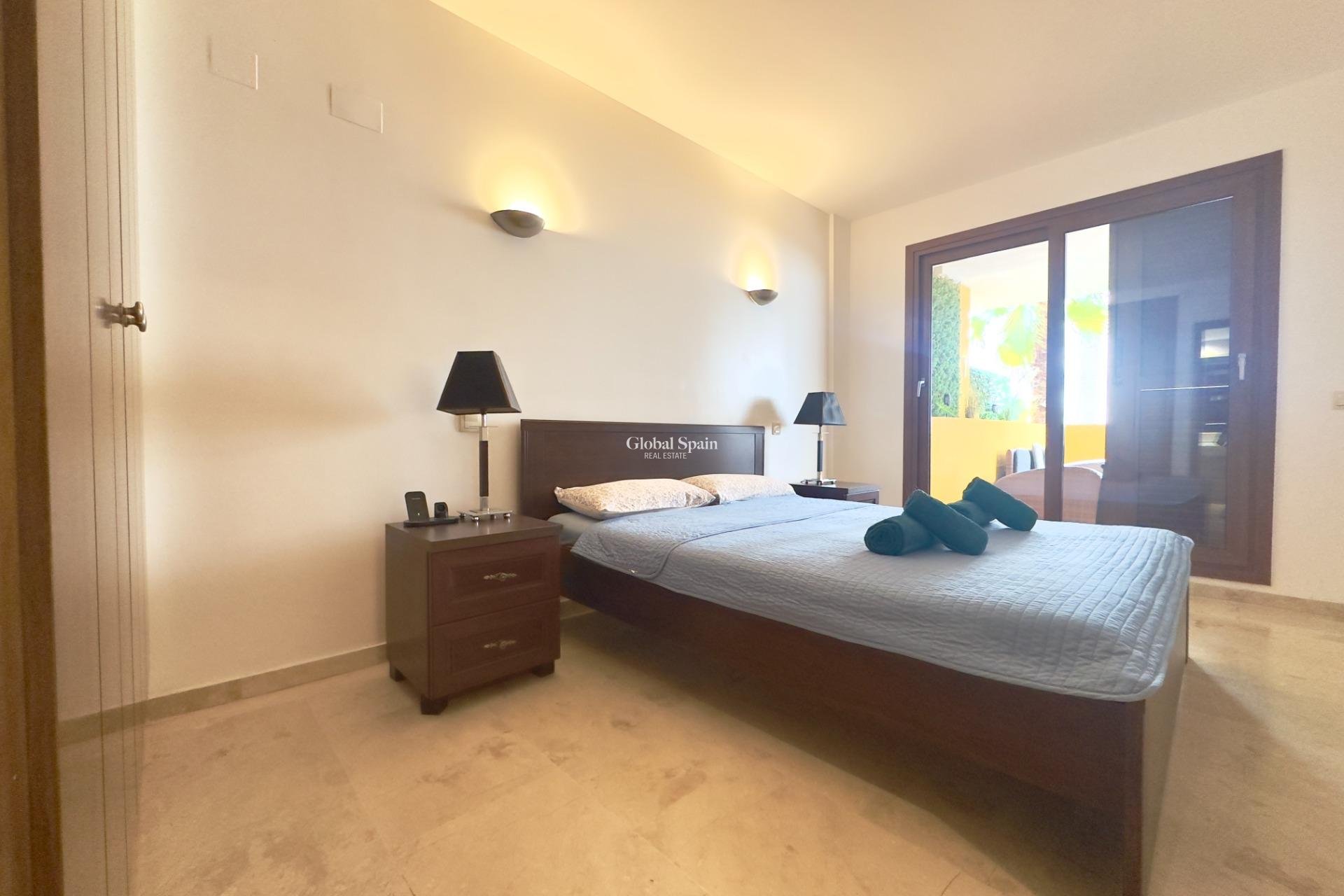Wederverkoop - APPARTEMENT -
TORREVIEJA - Punta prima