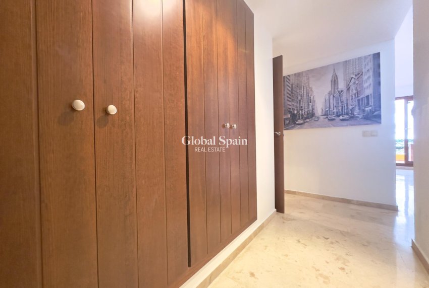 Wederverkoop - APPARTEMENT -
TORREVIEJA - Punta prima