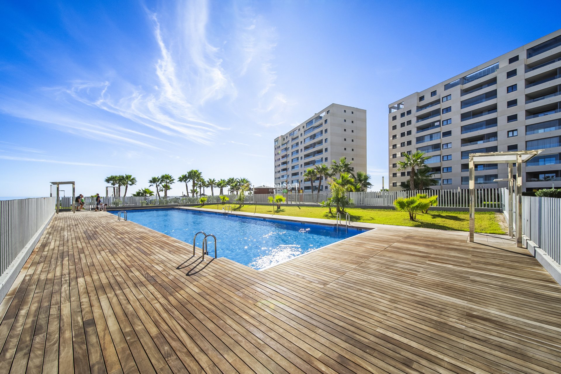Wederverkoop - APPARTEMENT -
TORREVIEJA - Punta prima