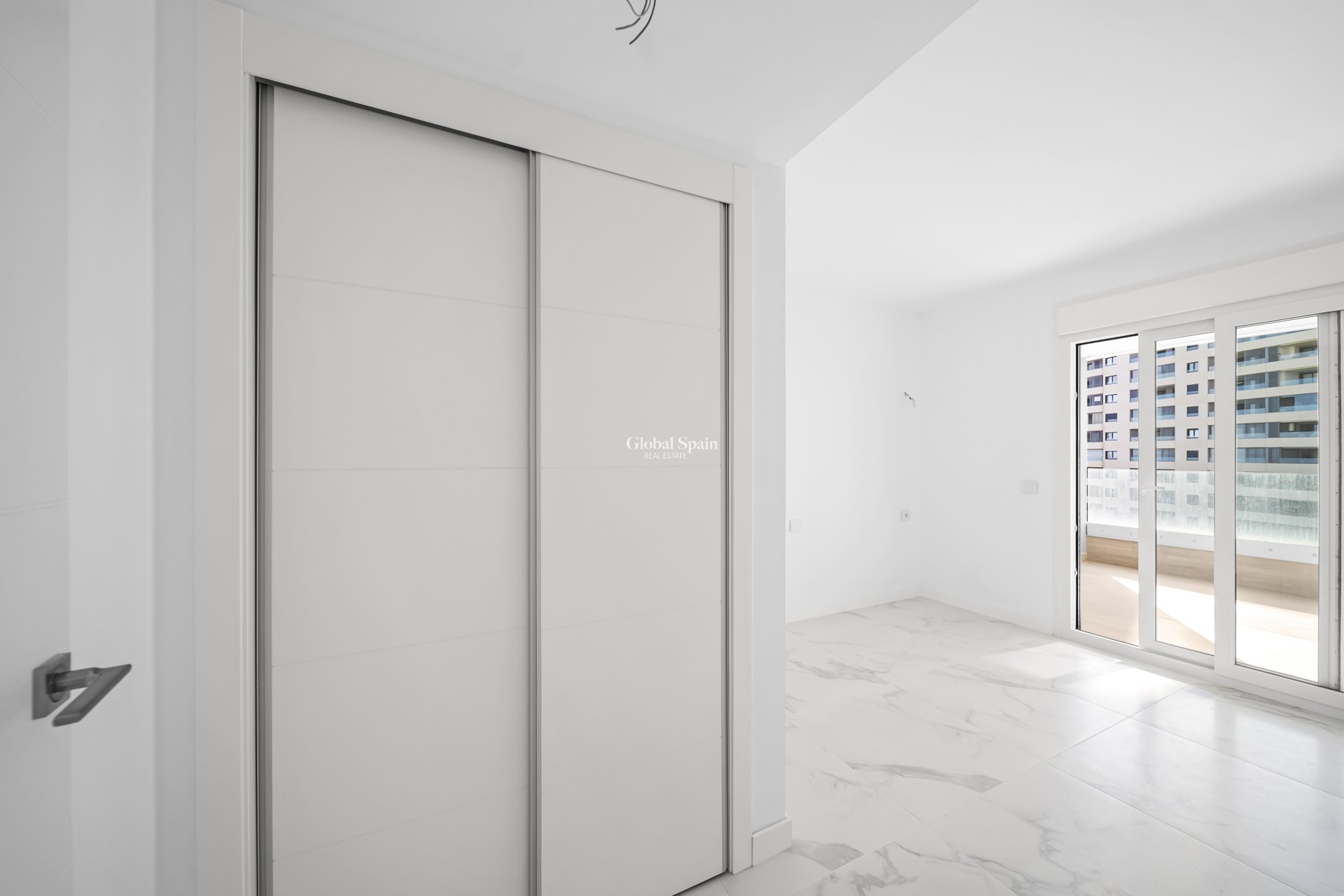 Wederverkoop - APPARTEMENT -
TORREVIEJA - Punta prima