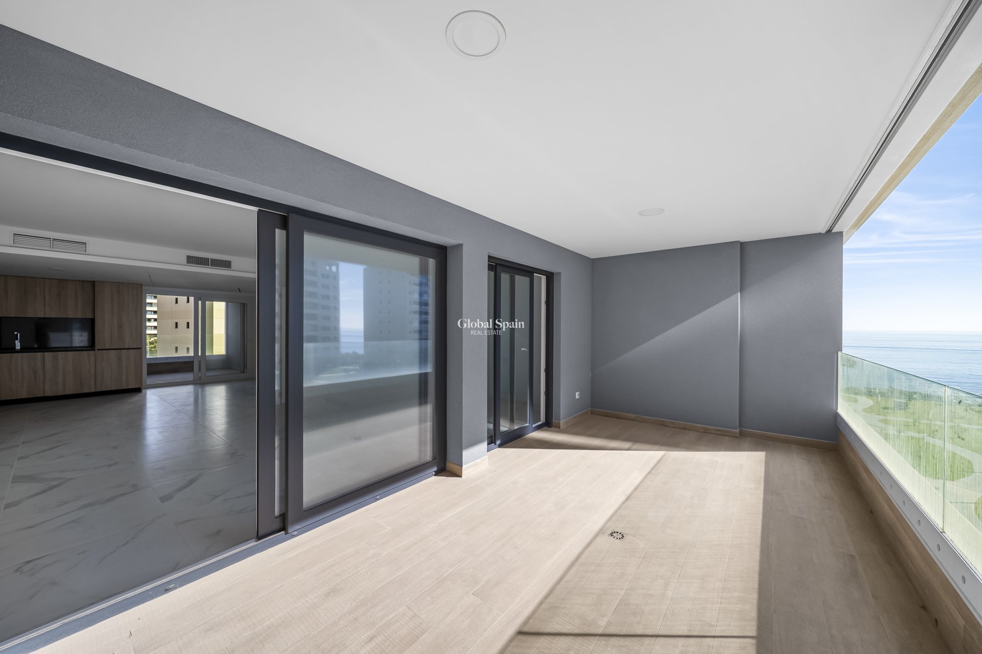 Wederverkoop - APPARTEMENT -
TORREVIEJA - Punta prima