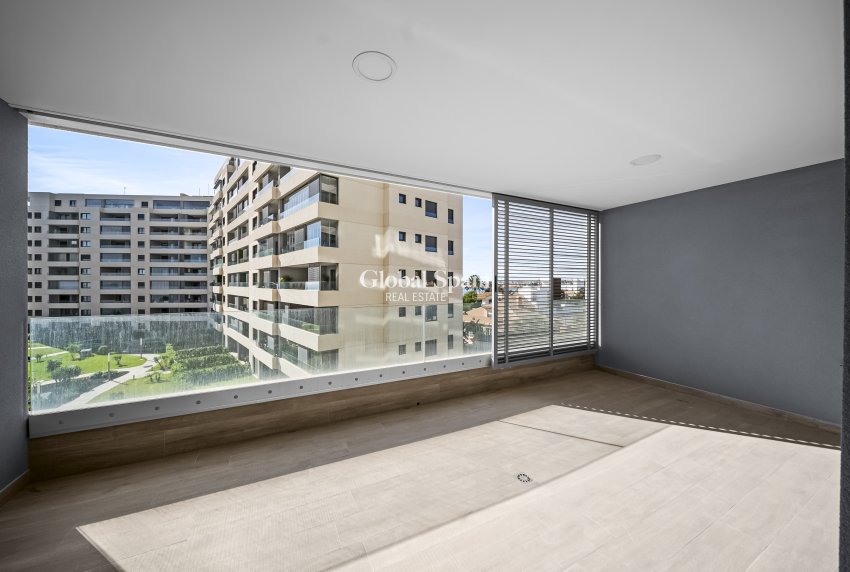 Wederverkoop - APPARTEMENT -
TORREVIEJA - Punta prima