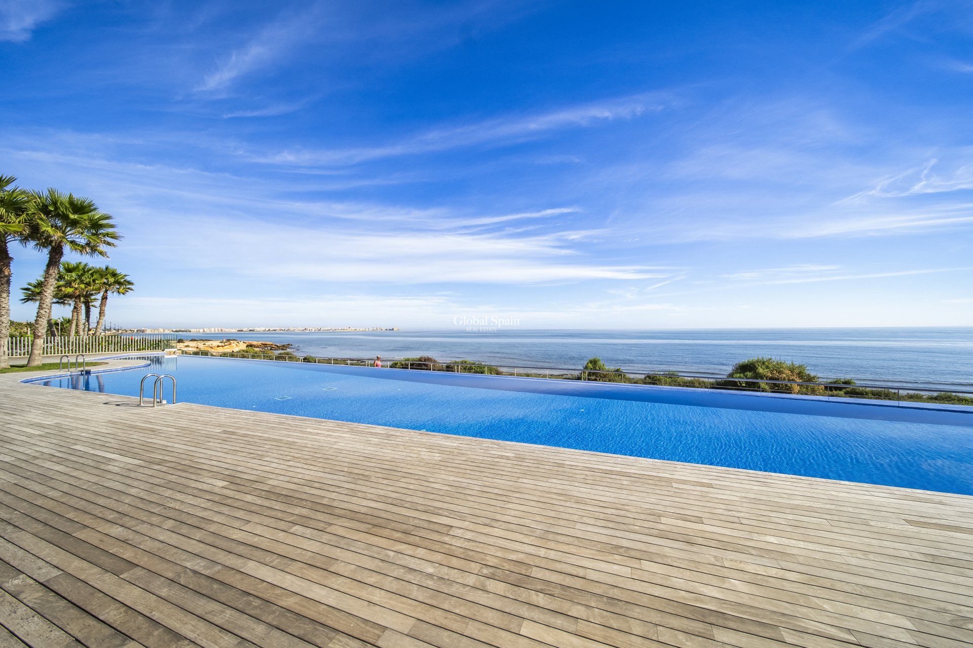 Wederverkoop - APPARTEMENT -
TORREVIEJA - Punta prima
