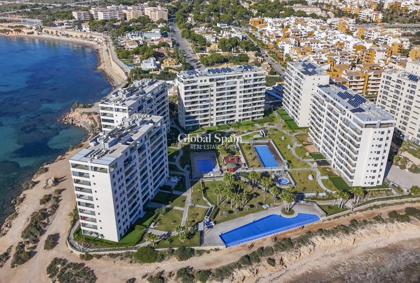 Wederverkoop - APPARTEMENT -
TORREVIEJA - Punta prima