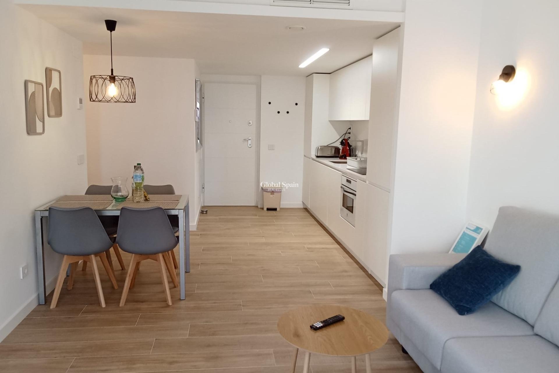 Wederverkoop - APPARTEMENT -
TORREVIEJA - Punta Prima