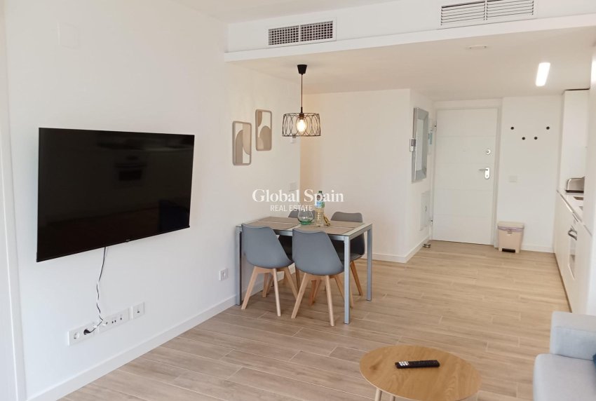 Wederverkoop - APPARTEMENT -
TORREVIEJA - Punta Prima