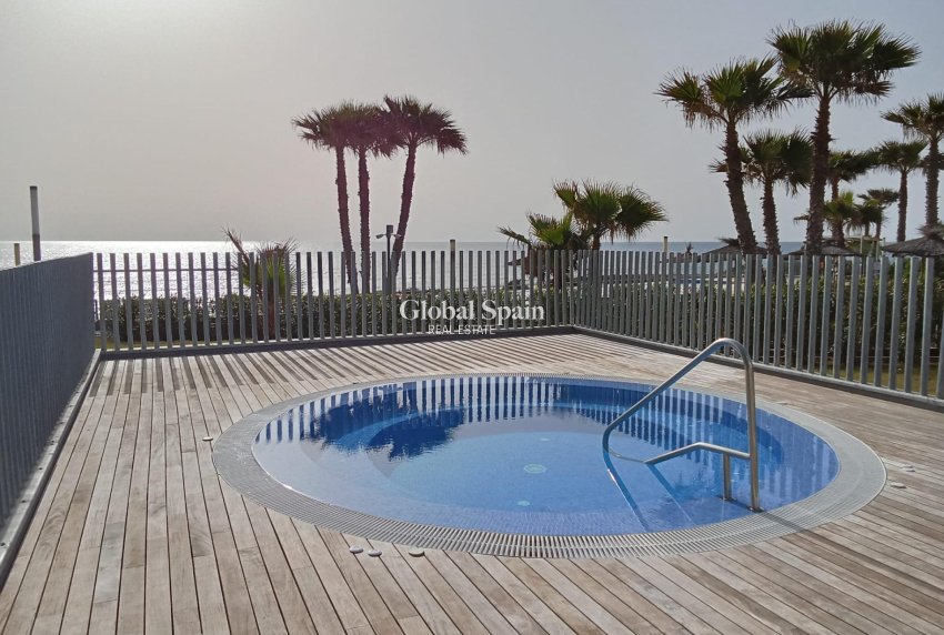 Wederverkoop - APPARTEMENT -
TORREVIEJA - Punta Prima