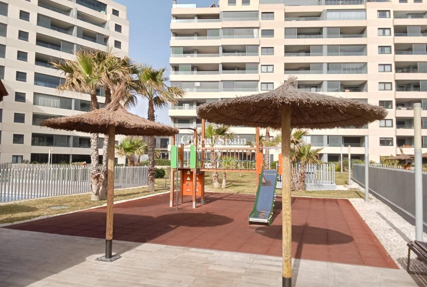 Wederverkoop - APPARTEMENT -
TORREVIEJA - Punta Prima