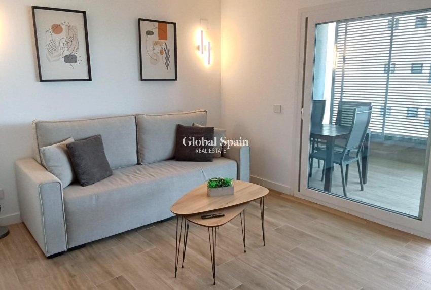 Wederverkoop - APPARTEMENT -
TORREVIEJA - Punta Prima