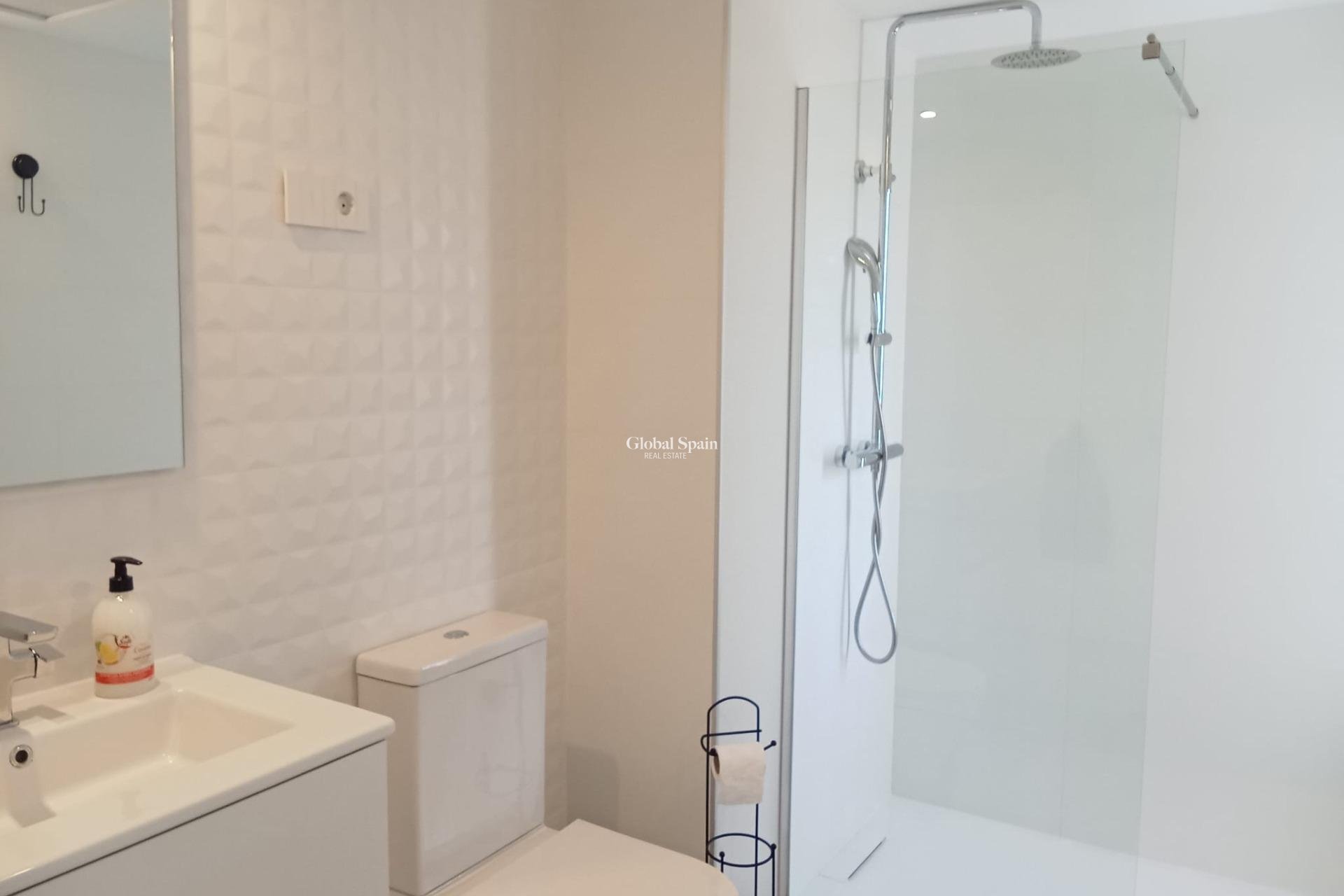 Wederverkoop - APPARTEMENT -
TORREVIEJA - Punta Prima