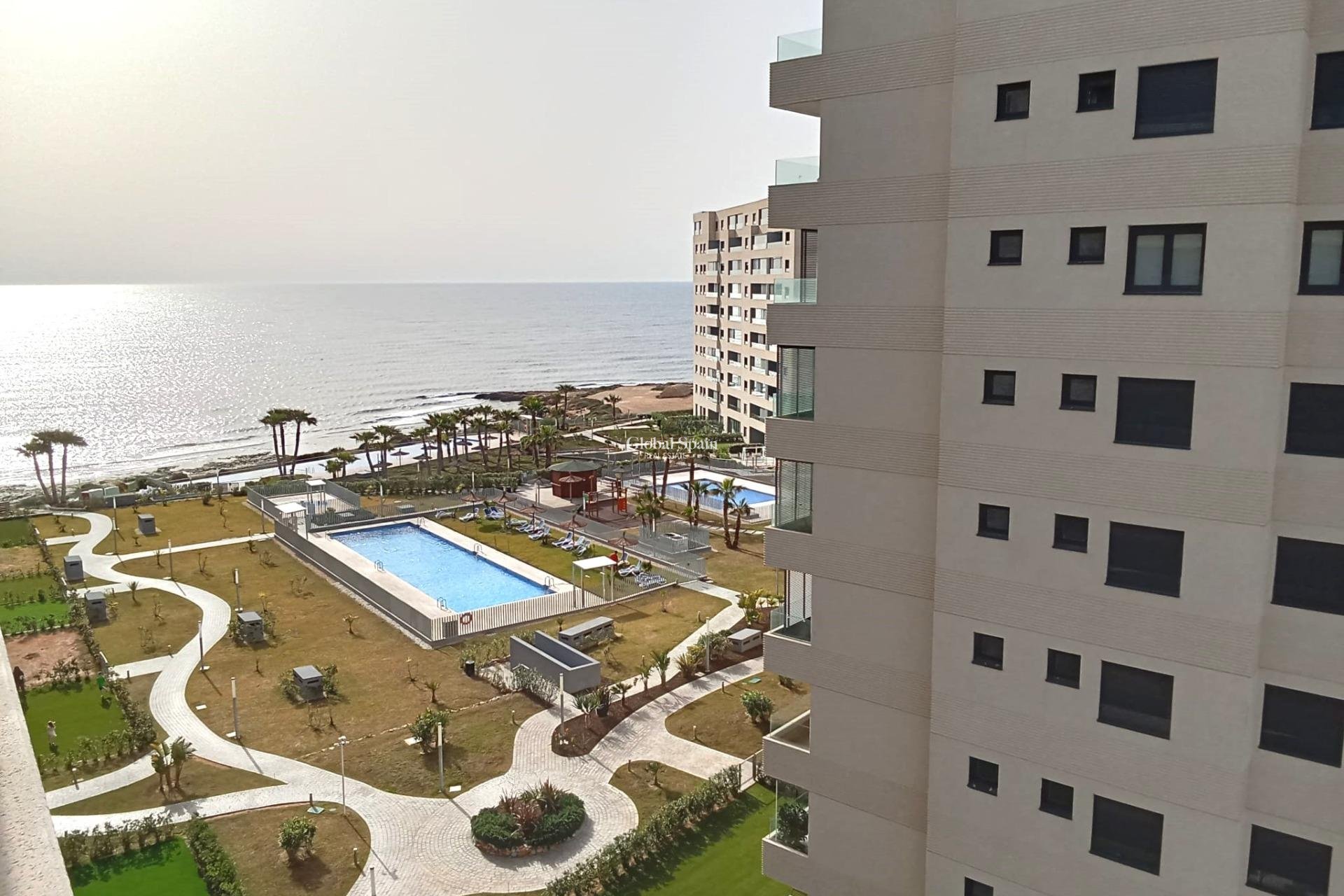 Wederverkoop - APPARTEMENT -
TORREVIEJA - Punta Prima
