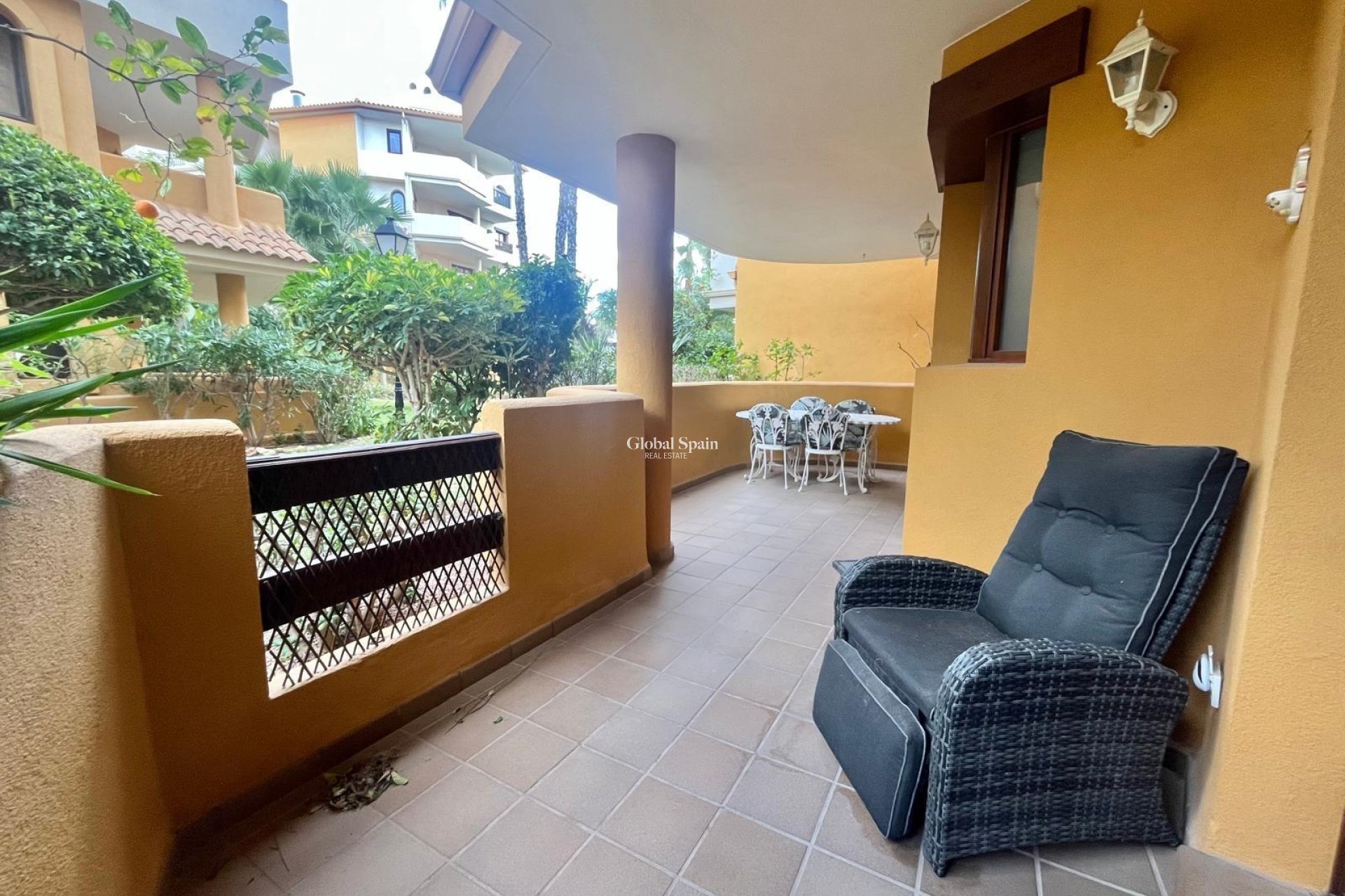 Wederverkoop - APPARTEMENT -
TORREVIEJA - Punta Prima