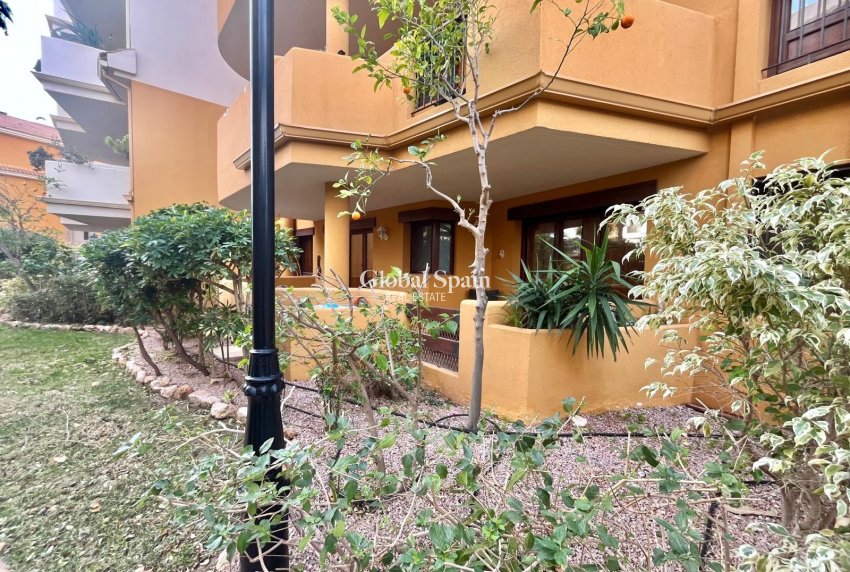 Wederverkoop - APPARTEMENT -
TORREVIEJA - Punta Prima