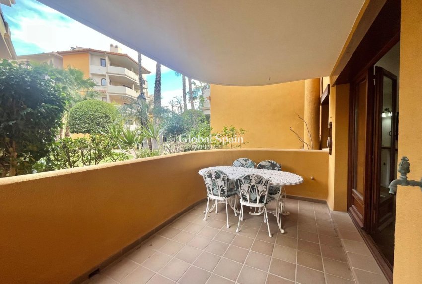 Wederverkoop - APPARTEMENT -
TORREVIEJA - Punta Prima