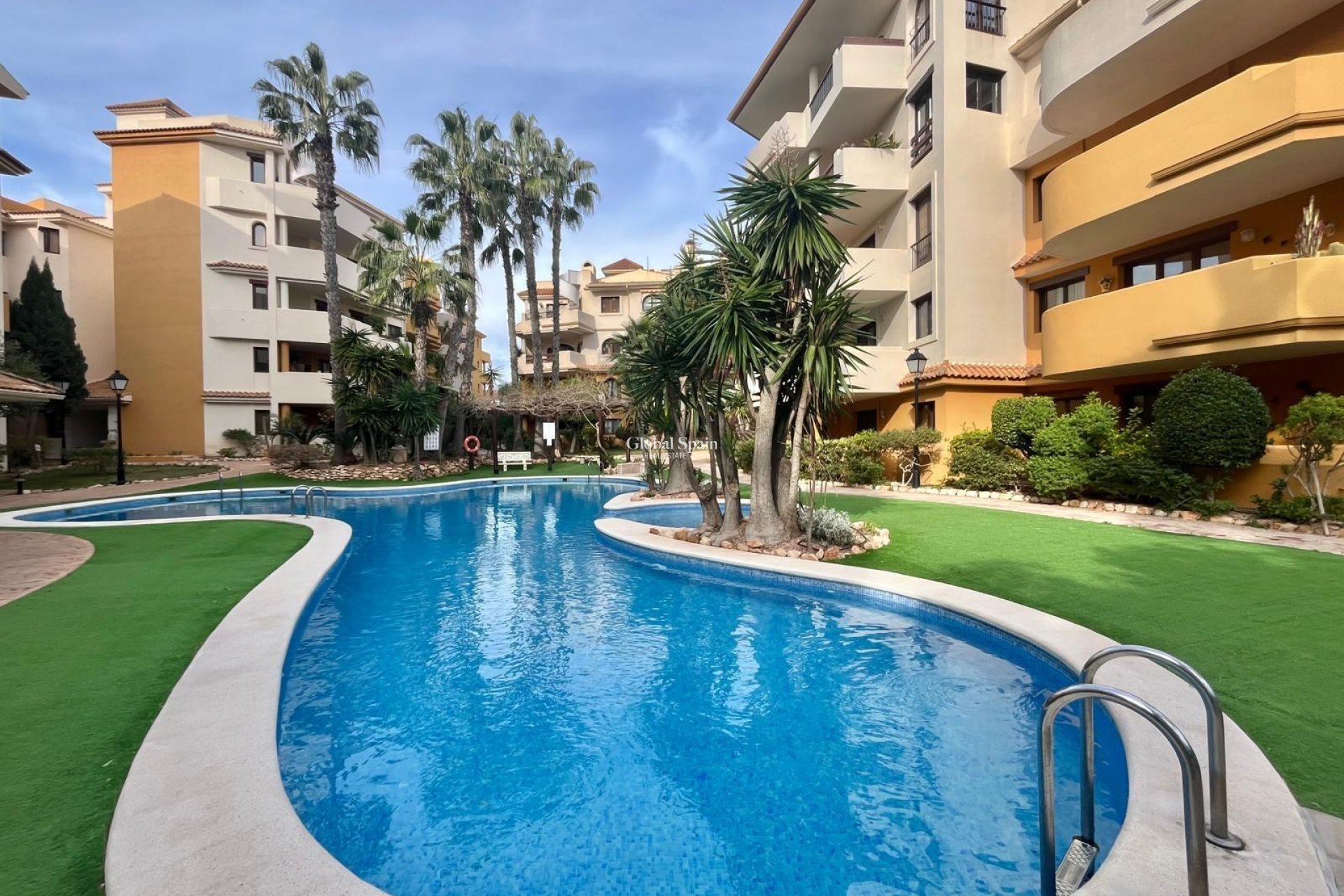 Wederverkoop - APPARTEMENT -
TORREVIEJA - Punta Prima