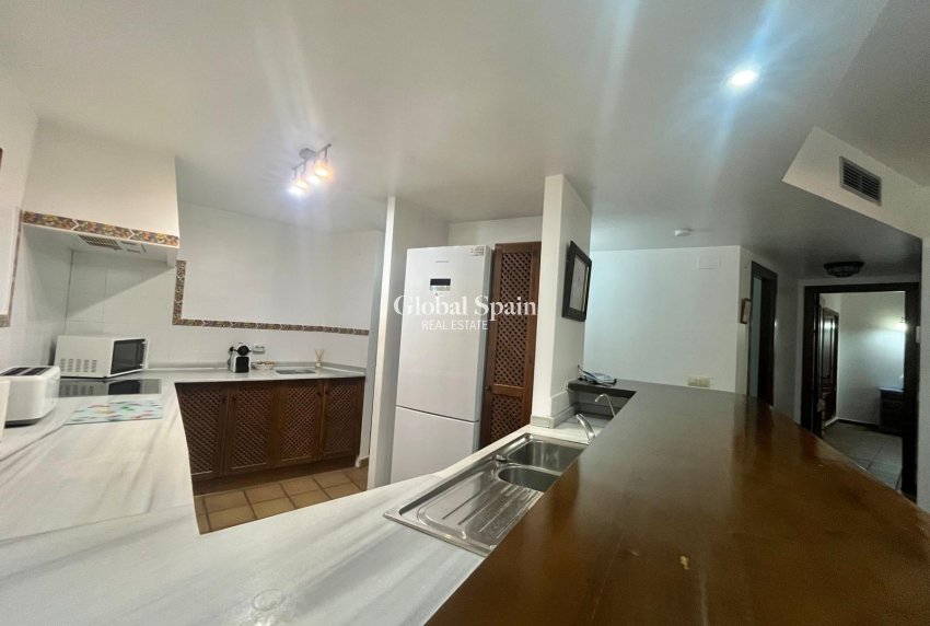 Wederverkoop - APPARTEMENT -
TORREVIEJA - Punta Prima