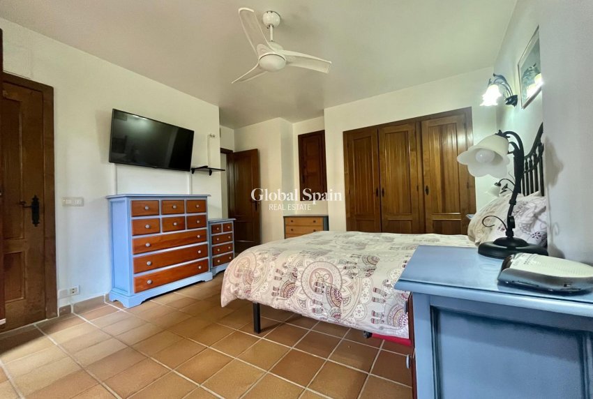 Wederverkoop - APPARTEMENT -
TORREVIEJA - Punta Prima