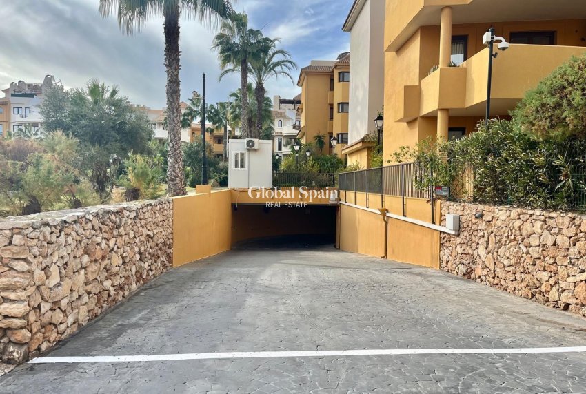 Wederverkoop - APPARTEMENT -
TORREVIEJA - Punta Prima