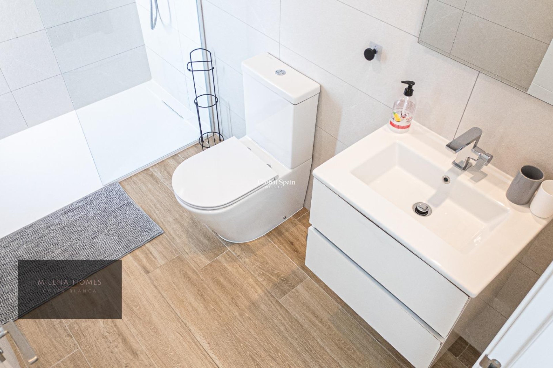 Wederverkoop - APPARTEMENT -
TORREVIEJA - Punta Prima