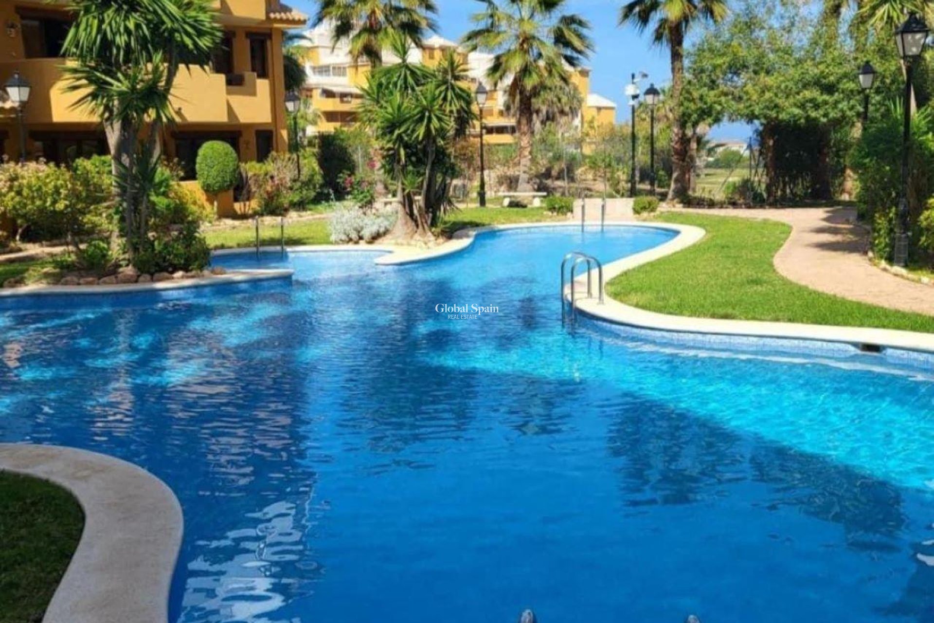 Wederverkoop - APPARTEMENT -
TORREVIEJA - Punta Prima