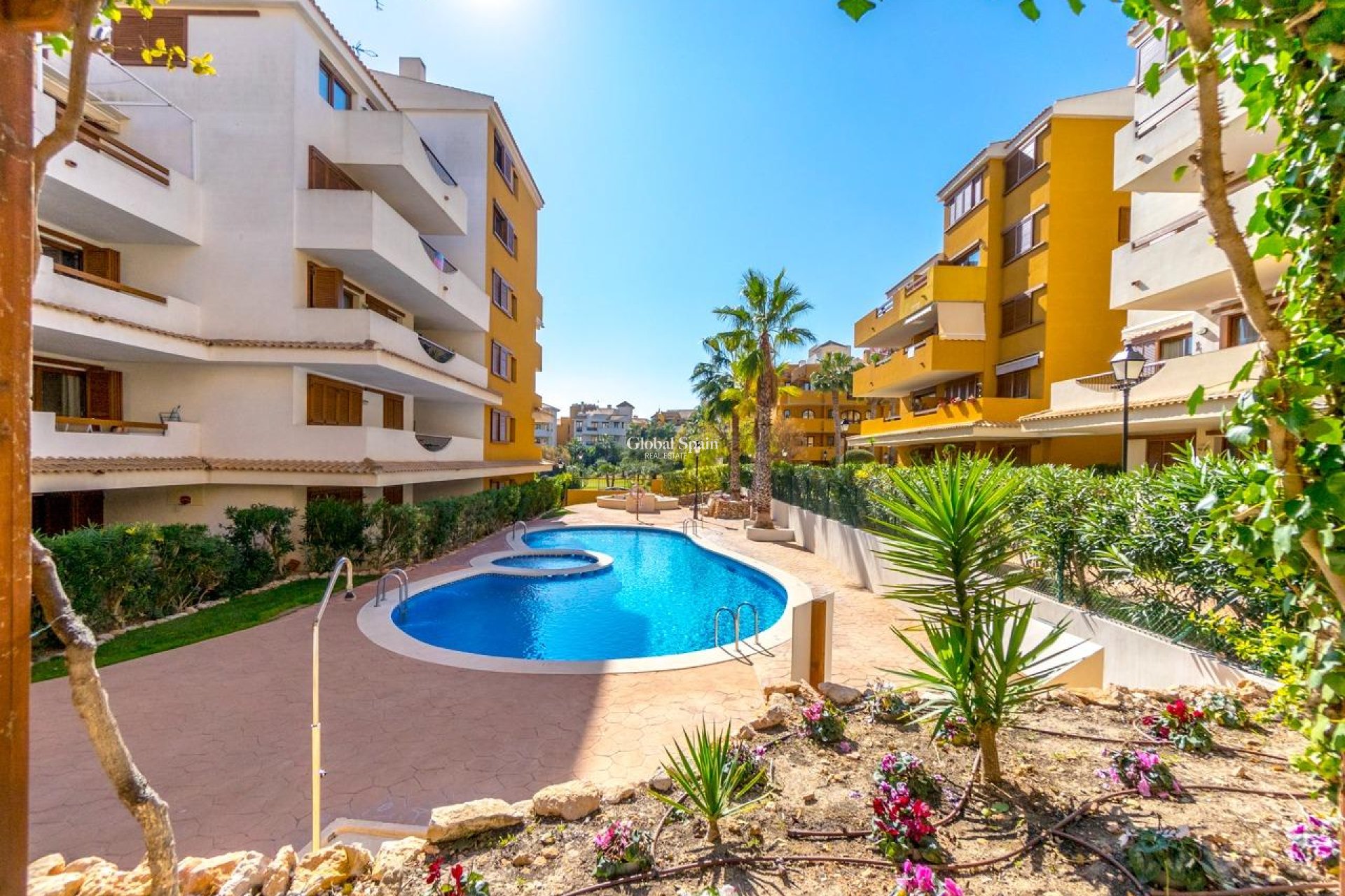 Wederverkoop - APPARTEMENT -
TORREVIEJA - Punta Prima