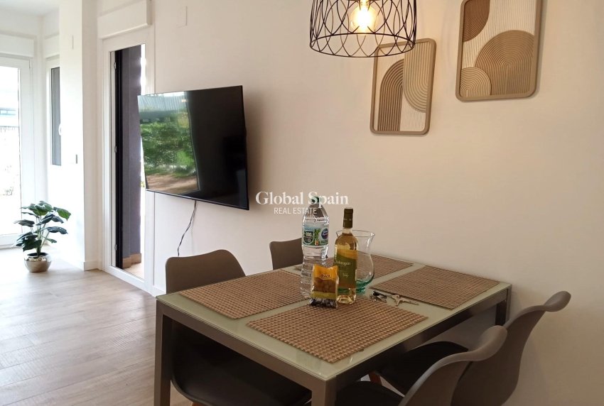 Wederverkoop - APPARTEMENT -
TORREVIEJA - Punta Prima