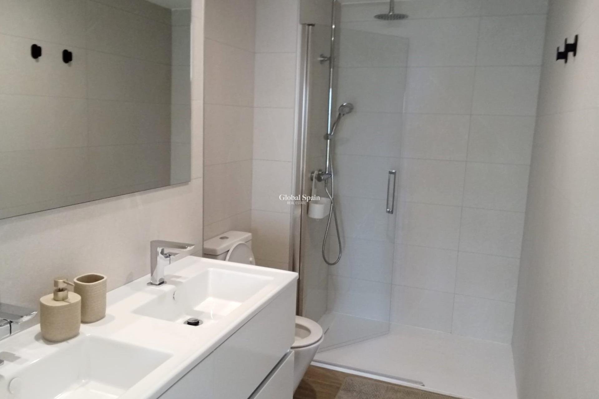 Wederverkoop - APPARTEMENT -
TORREVIEJA - Punta Prima