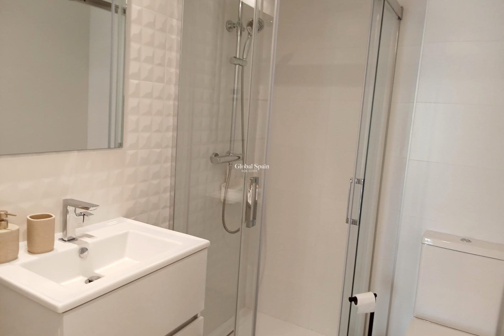 Wederverkoop - APPARTEMENT -
TORREVIEJA - Punta Prima