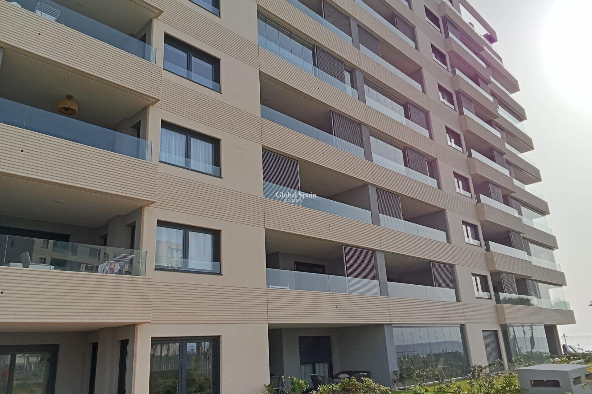 Wederverkoop - APPARTEMENT -
TORREVIEJA - Punta Prima