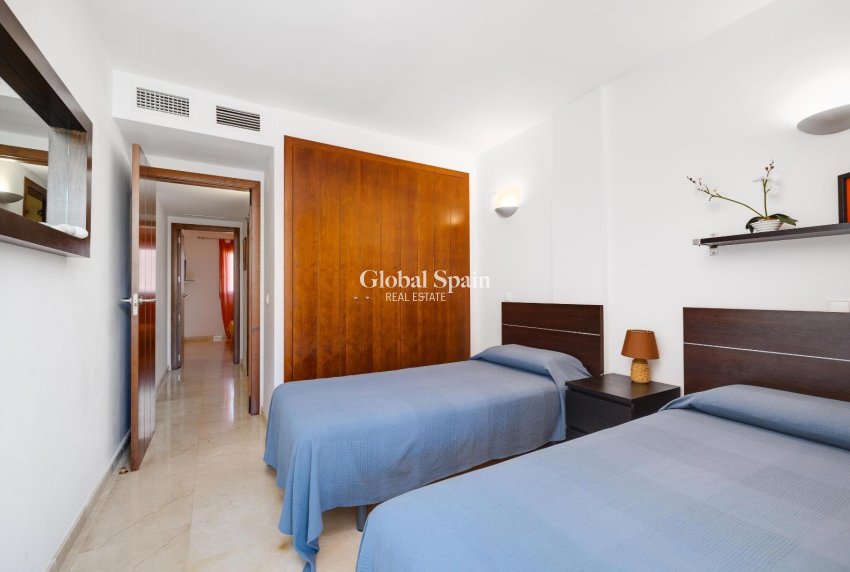 Wederverkoop - APPARTEMENT -
TORREVIEJA - Punta Prima