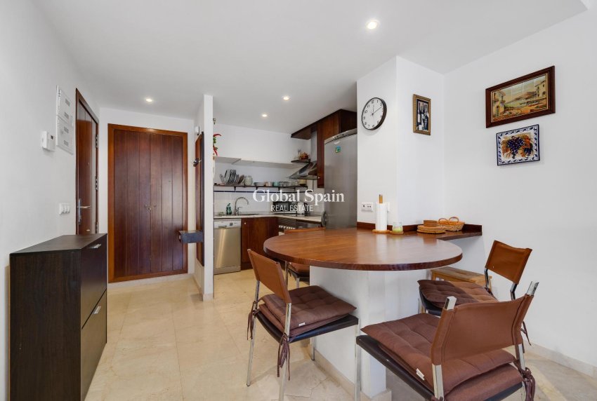 Wederverkoop - APPARTEMENT -
TORREVIEJA - Punta Prima