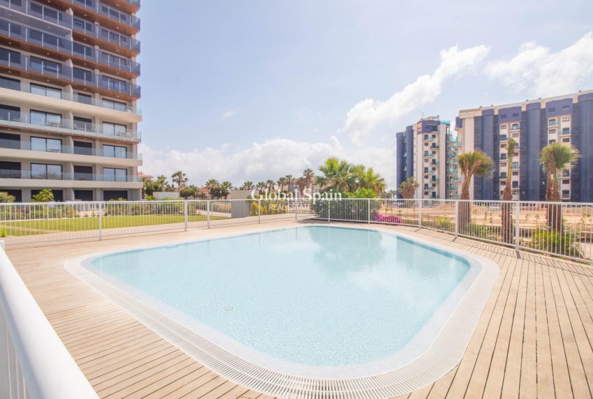 Wederverkoop - APPARTEMENT -
TORREVIEJA - Punta prima