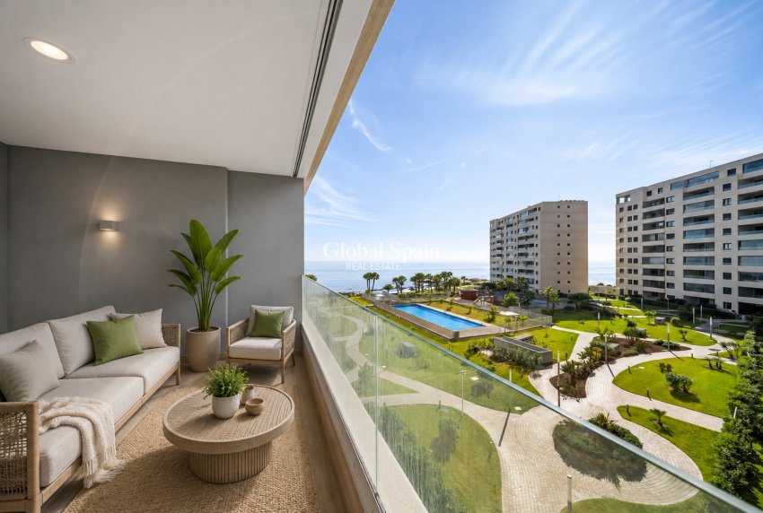Wederverkoop - APPARTEMENT -
TORREVIEJA - Punta prima
