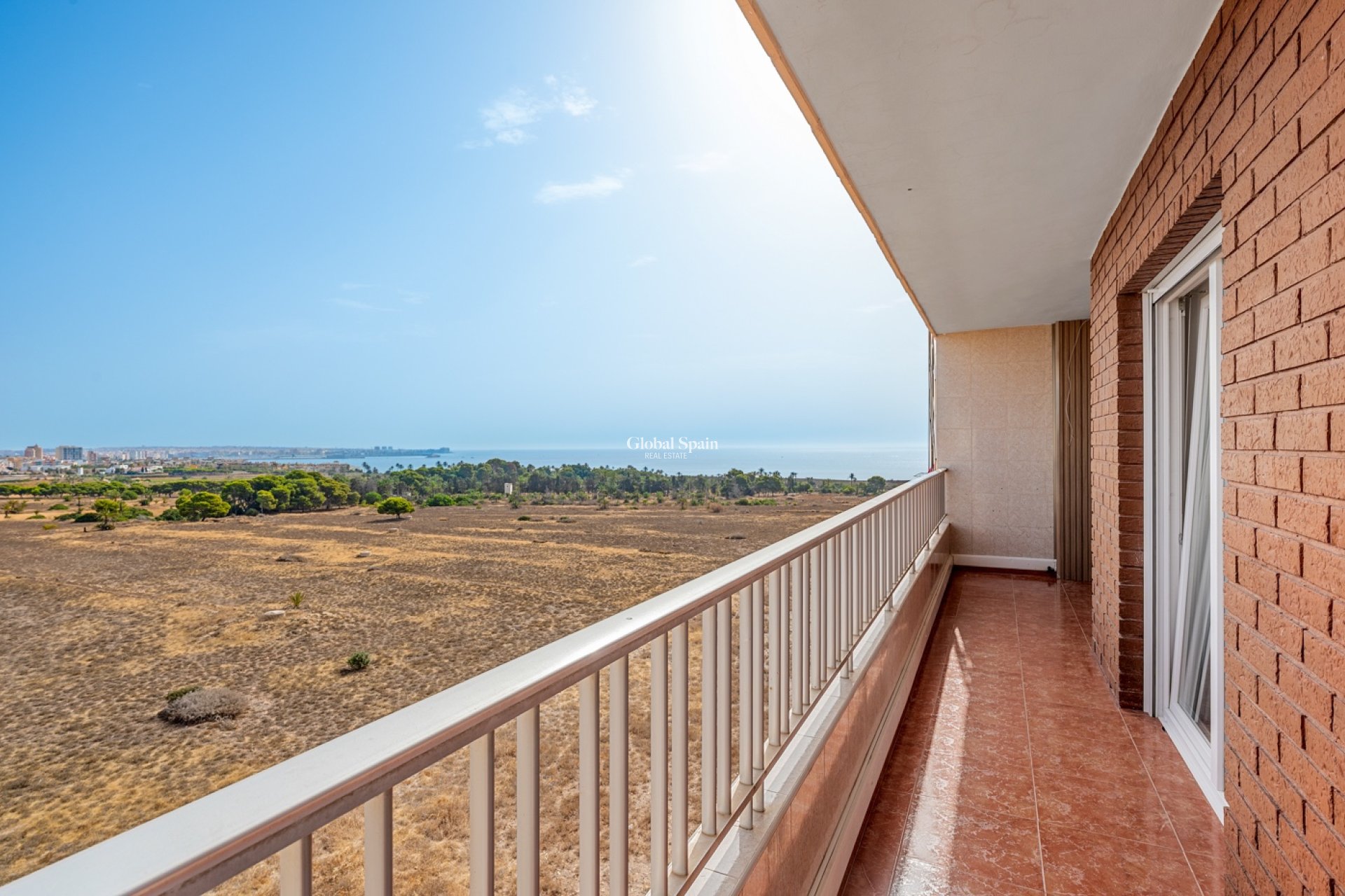 Wederverkoop - APPARTEMENT -
TORREVIEJA - Punta Prima