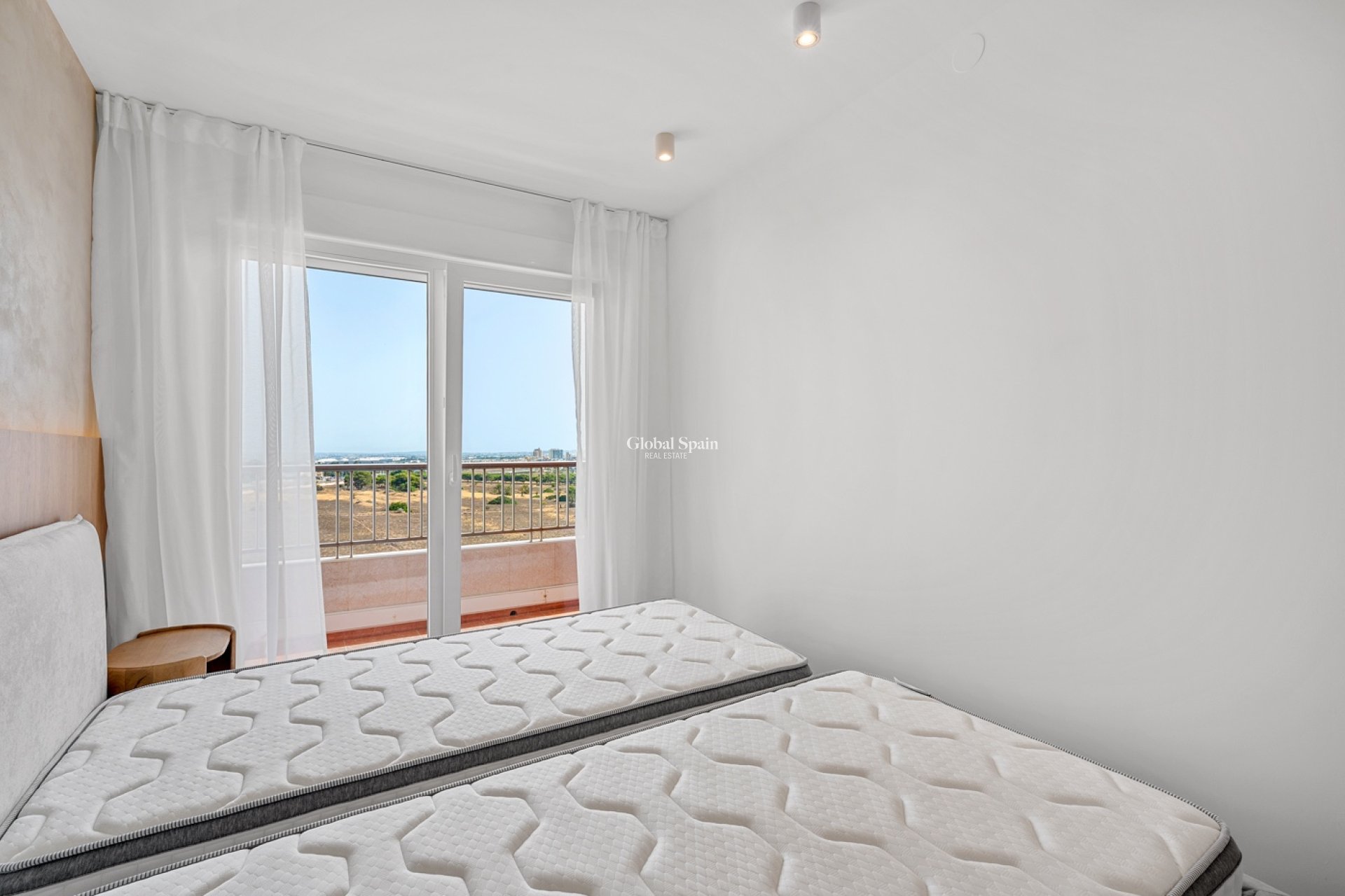 Wederverkoop - APPARTEMENT -
TORREVIEJA - Punta Prima