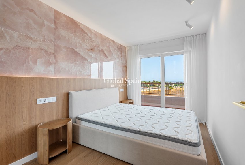 Wederverkoop - APPARTEMENT -
TORREVIEJA - Punta Prima