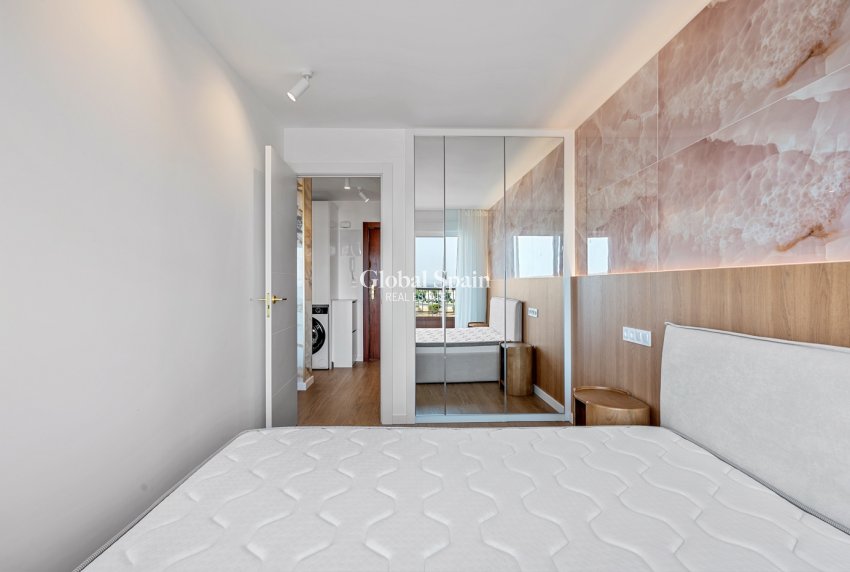 Wederverkoop - APPARTEMENT -
TORREVIEJA - Punta Prima