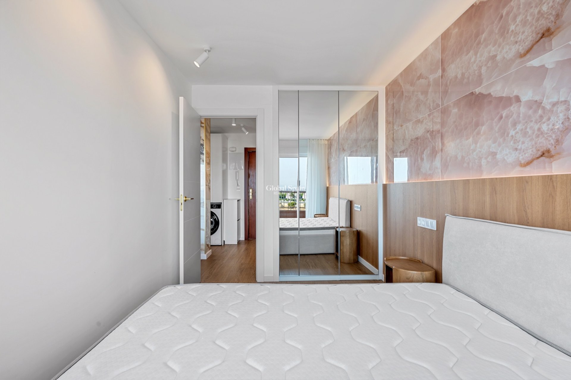 Wederverkoop - APPARTEMENT -
TORREVIEJA - Punta Prima